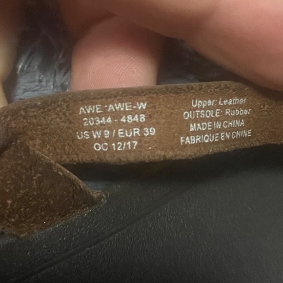 Olukai Sandals- Brown Leather- Size 9W (wide) - Picture 3 of 3